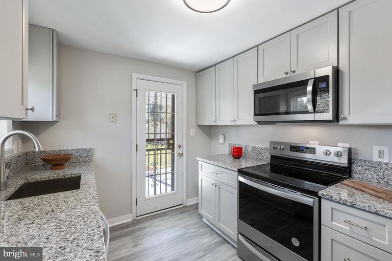 6903 Friendship Rd, Clinton, MD 20735