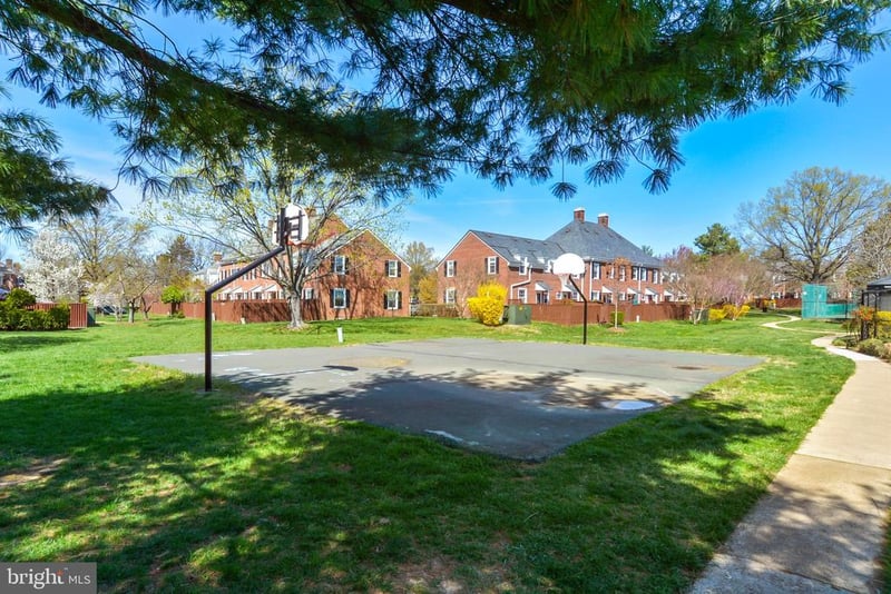 3422 S Stafford St #A1, Arlington, VA 22206