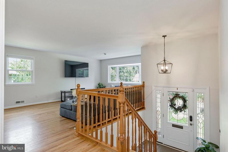8606 Bound Brook Ln, Alexandria, VA 22309