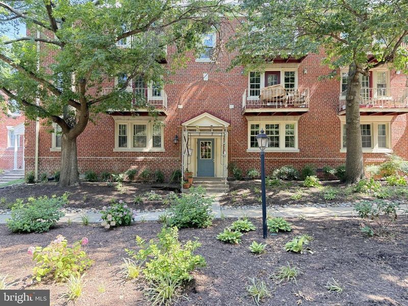 1407 E Abingdon Dr #4, Alexandria, VA 22314
