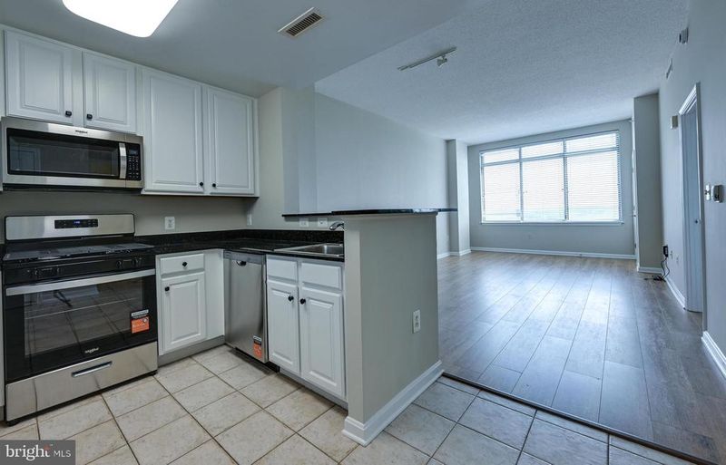 11710 Old Georgetown Rd #1404, Bethesda, MD 20852
