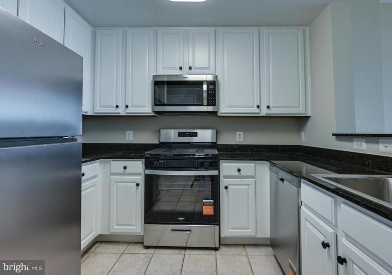 11710 Old Georgetown Rd #1404, Bethesda, MD 20852