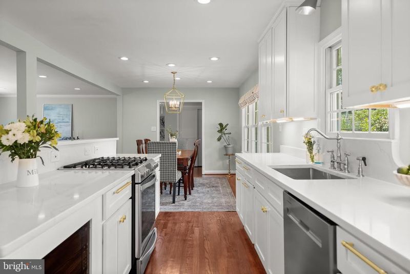 3936 36th St N, Arlington, VA 22207