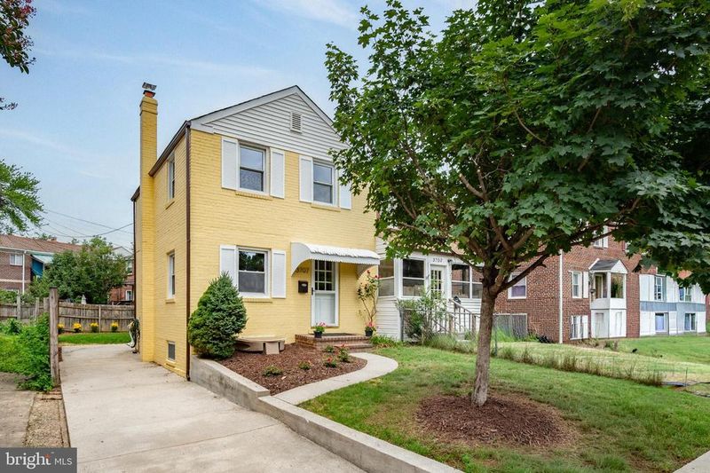 3707 1st Rd S, Arlington, VA 22204