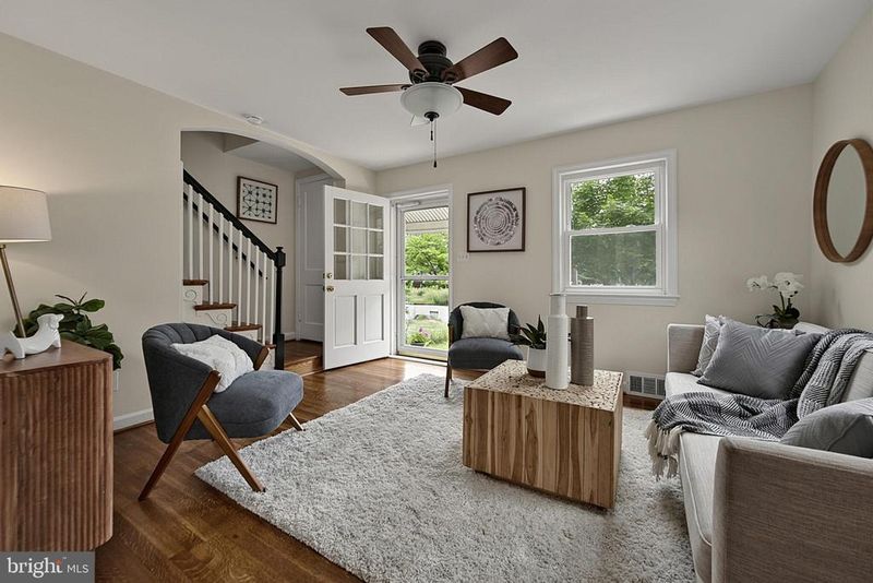 3707 1st Rd S, Arlington, VA 22204