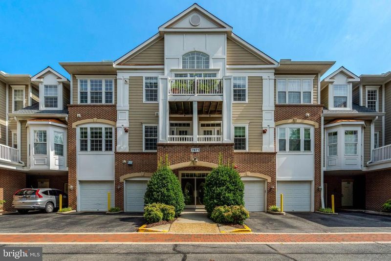 7871 Rolling Woods Ct #401, Springfield, VA 22152