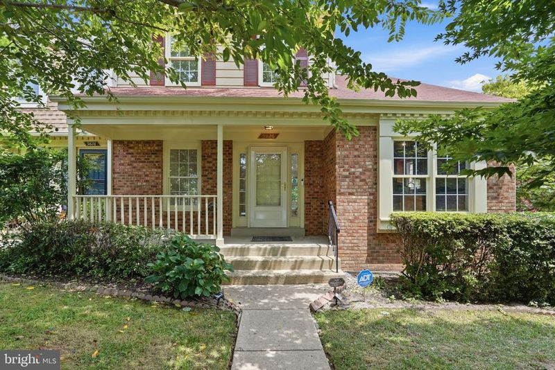 9826 Burke Pond Ln, Burke, VA 22015