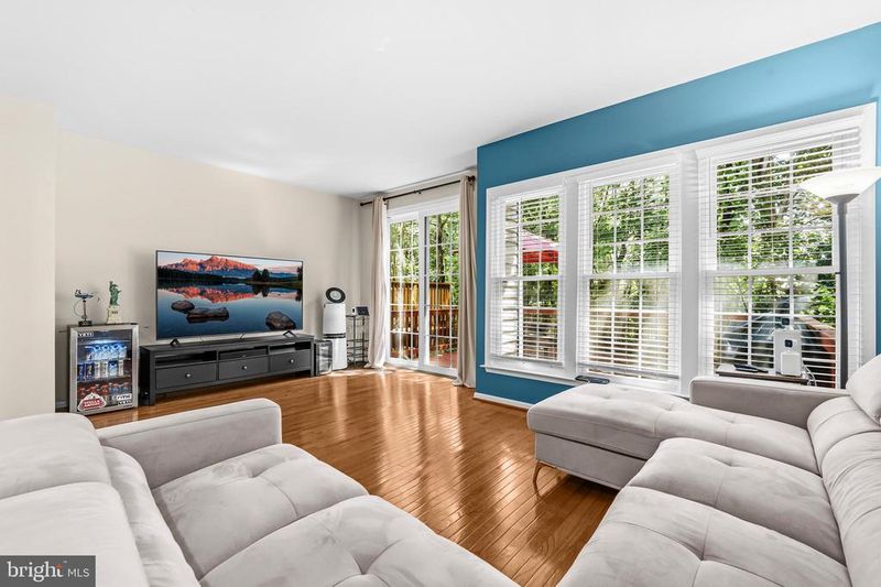 13967 Gill Brook Ln, Centreville, VA 20121