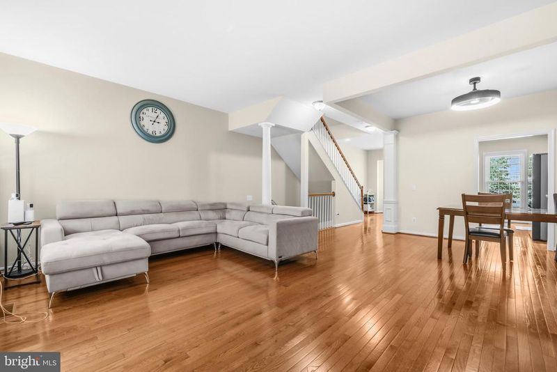 13967 Gill Brook Ln, Centreville, VA 20121