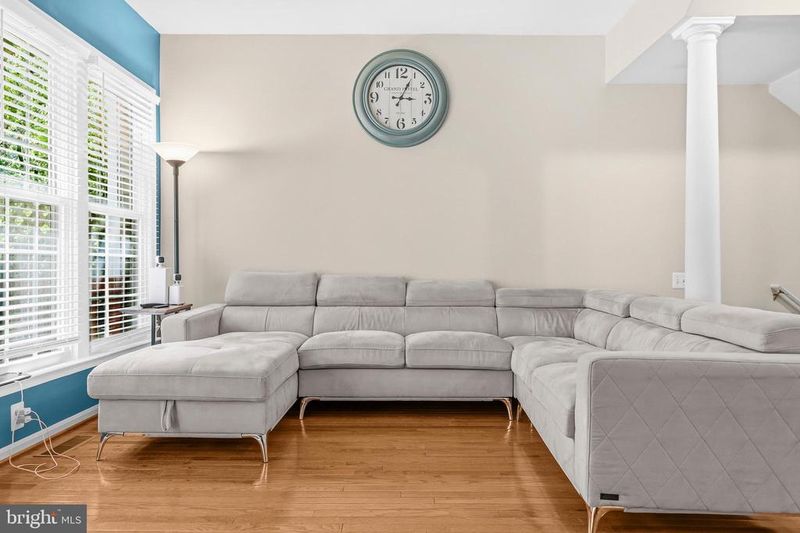 13967 Gill Brook Ln, Centreville, VA 20121