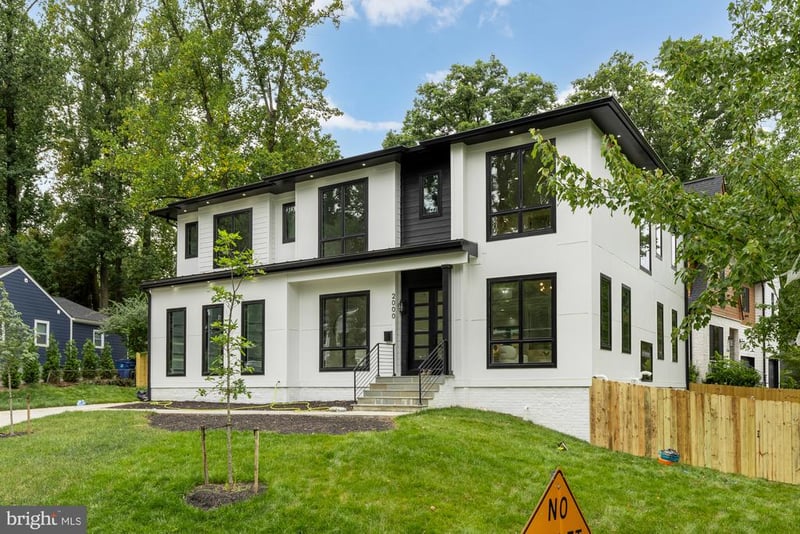 2000 Oswald Pl, Falls Church, VA 22043