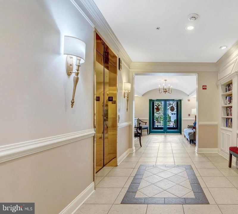 13890 Chelmsford Dr #305, Gainesville, VA 20155