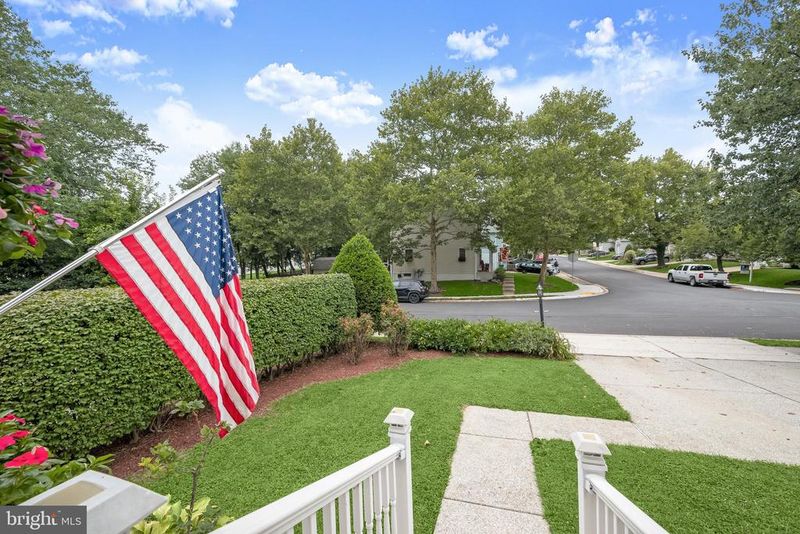 6584 Huntshire Dr, Elkridge, MD 21075