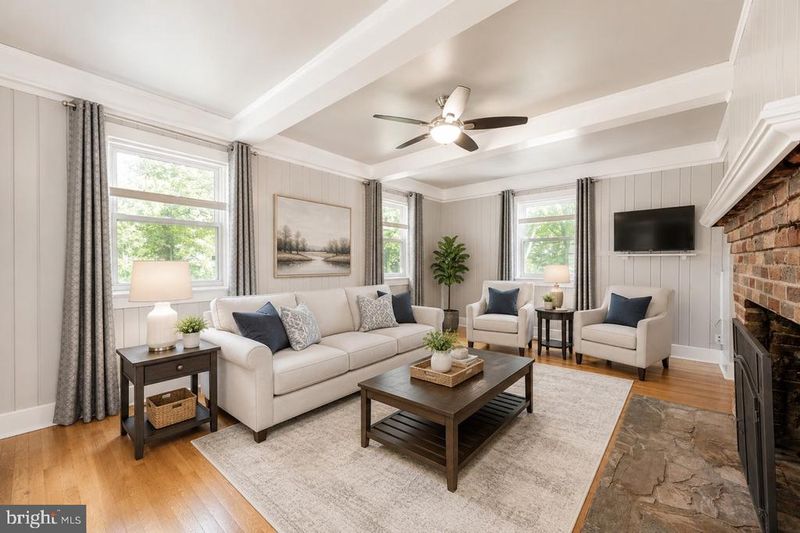 8531 West Oak Pl, Vienna, VA 22182