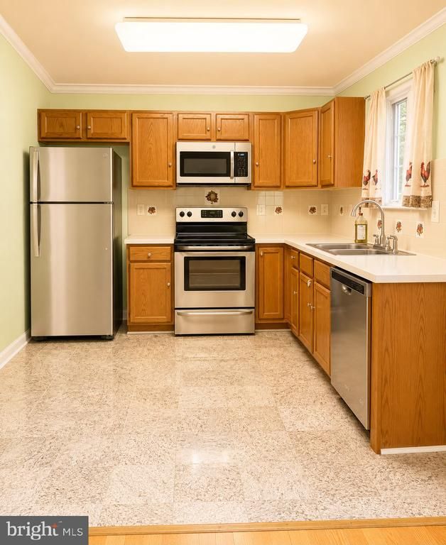 17914 Chatterly Ter, Germantown, MD 20874
