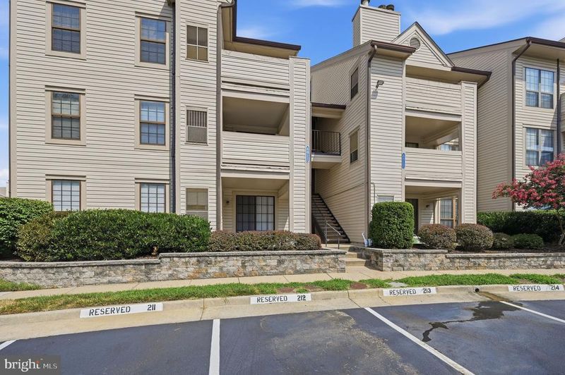 6911 Mary Caroline Cir #A, Alexandria, VA 22310