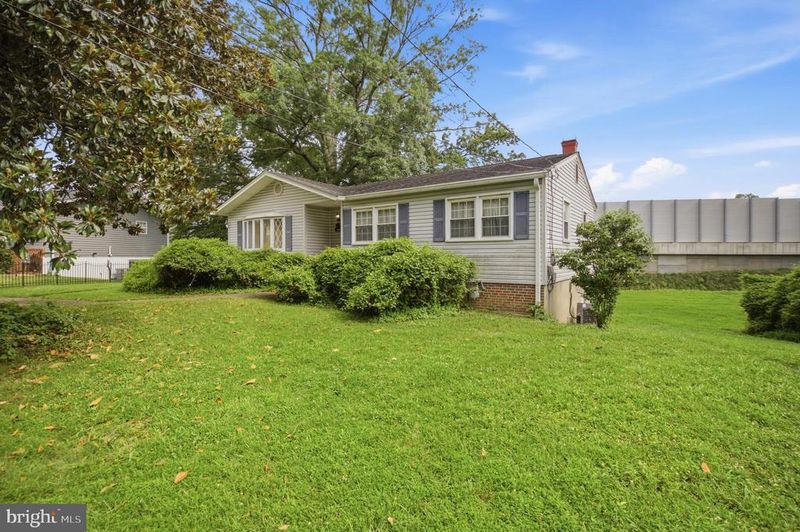 8419 Wesleyan St, Vienna, VA 22180