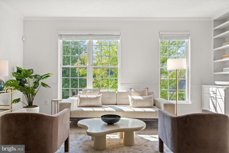 3825 Elbert Ave, Alexandria, VA 22305