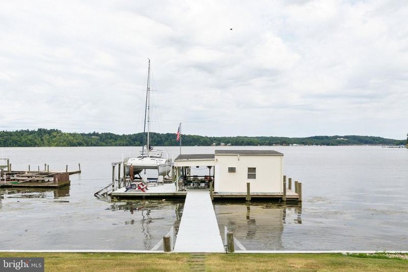 36 Shore Dr #BOATHOUSE, Stafford, VA 22554