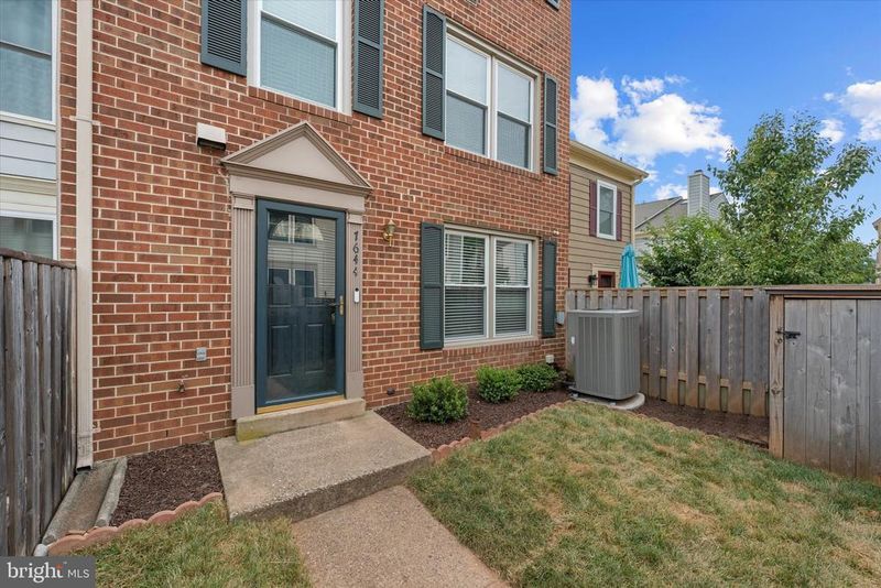 7644 Jordon Hollow Ct, Manassas, VA 20109