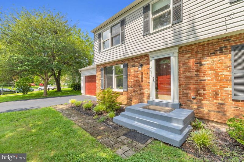 12620 Holkein Dr, Herndon, VA 20171