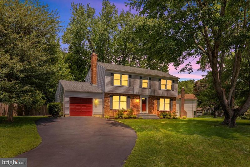 12620 Holkein Dr, Herndon, VA 20171
