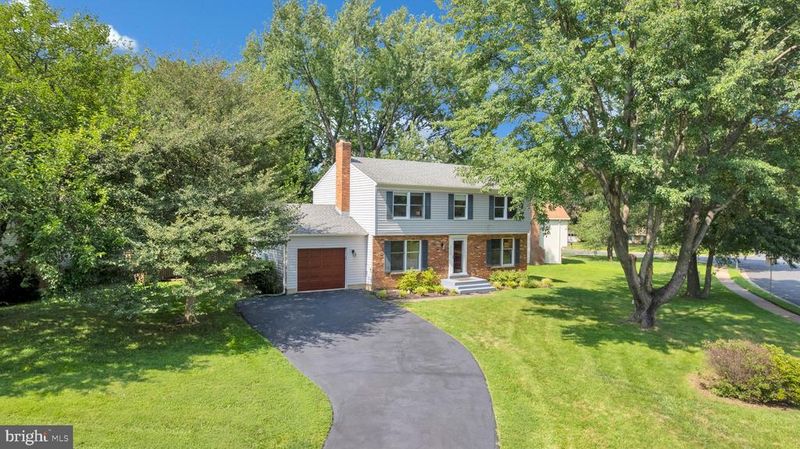 12620 Holkein Dr, Herndon, VA 20171
