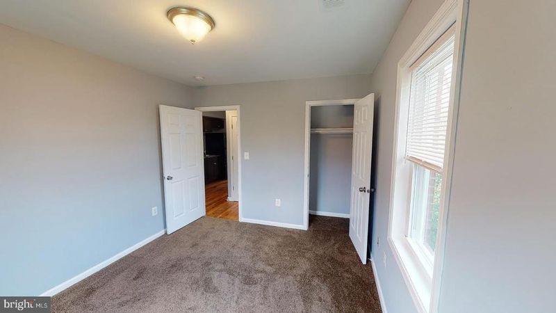 933 52nd St NE #5, Washington, DC 20019