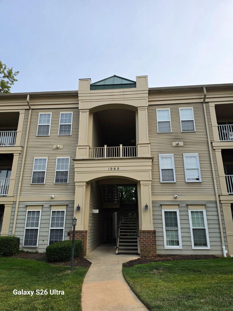 1060 Gardenview Loop #203, Woodbridge, VA 22191