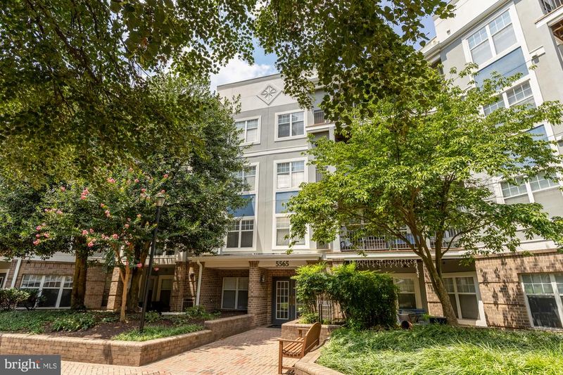 5565 Seminary Rd #201, Falls Church, VA 22041