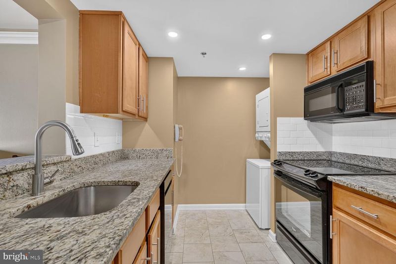 900 N Taylor St #1811, Arlington, VA 22203
