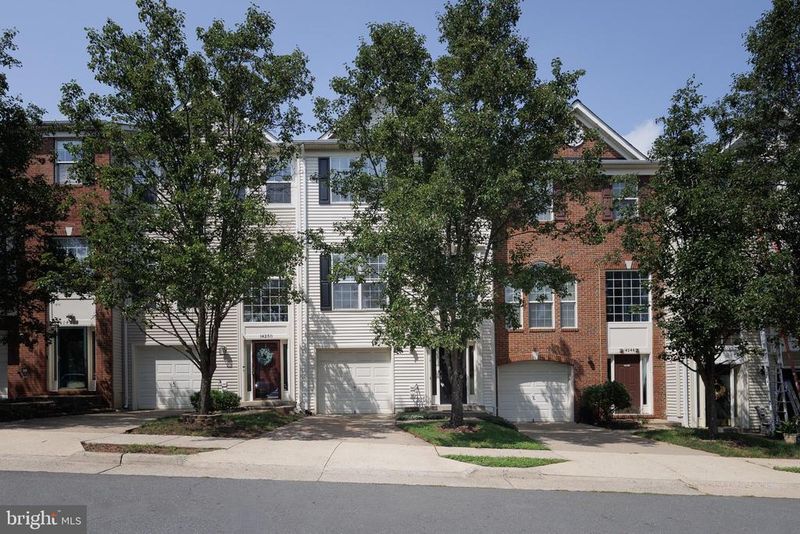 14248 Hunters Run Way, Gainesville, VA 20155