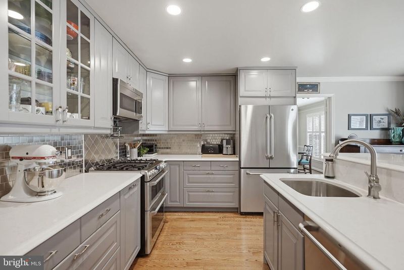 15204 Winstead Ln, Silver Spring, MD 20905