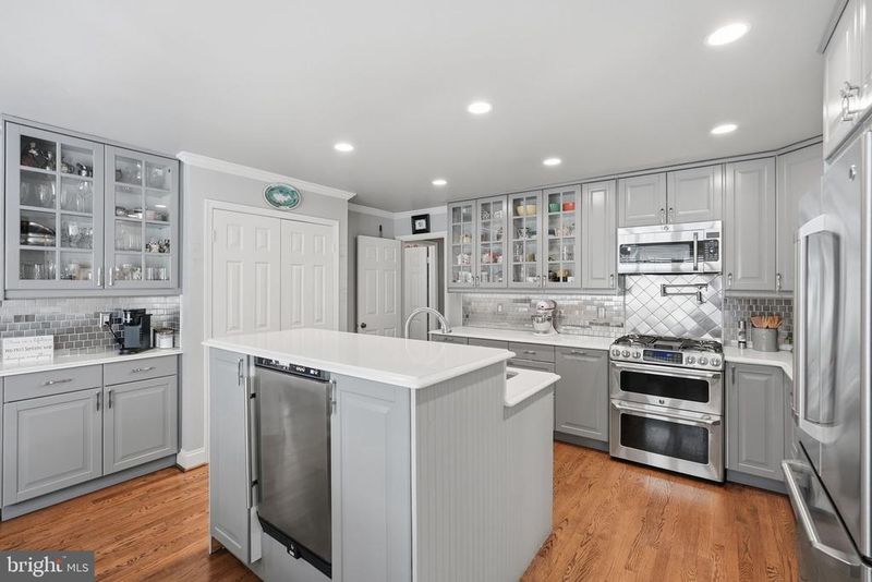15204 Winstead Ln, Silver Spring, MD 20905