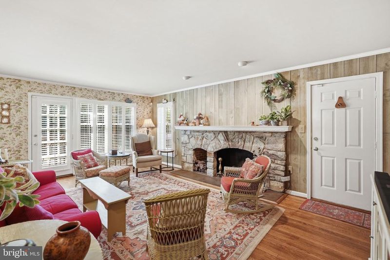 15204 Winstead Ln, Silver Spring, MD 20905