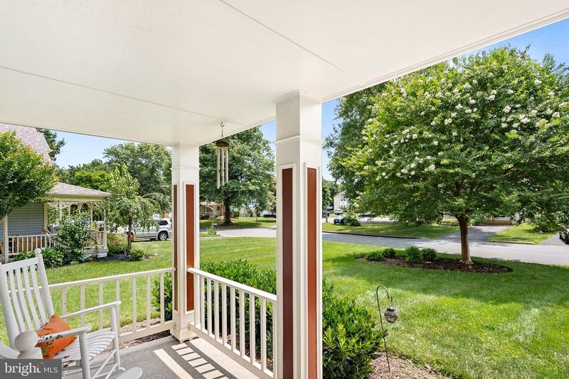 11 Ferguson Ct, Sterling, VA 20165