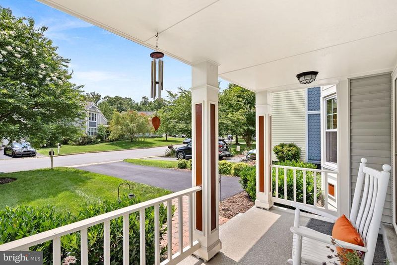11 Ferguson Ct, Sterling, VA 20165