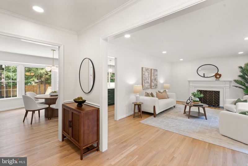 927 Priscilla Ln, Alexandria, VA 22308