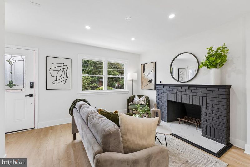 4620 Hanna Pl SE, Washington, DC 20019