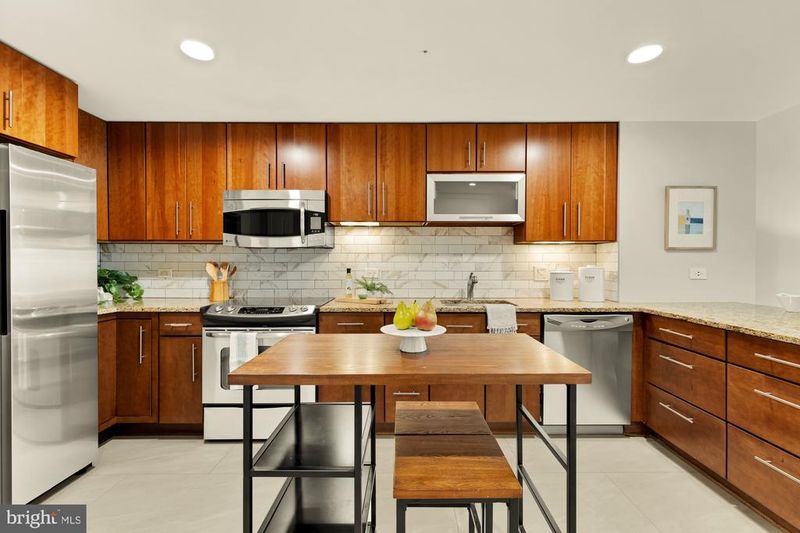 1025 1st SE #104, Washington, DC 20003