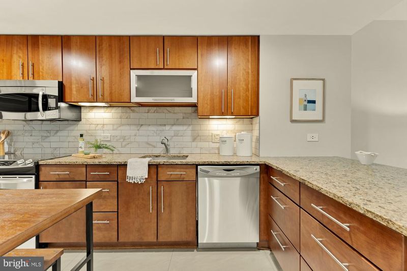 1025 1st SE #104, Washington, DC 20003