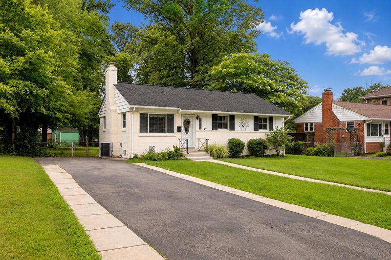 7407 Marc Dr, Falls Church, VA 22042