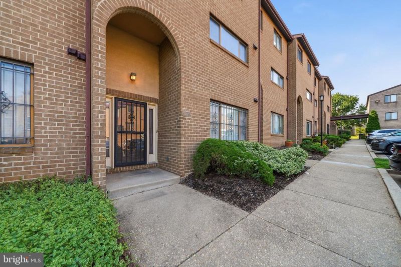 3252 Banneker Dr NE #3252, Washington, DC 20018