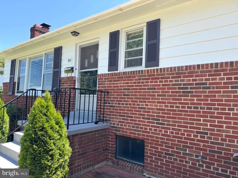 921 N Nottingham St, Arlington, VA 22205