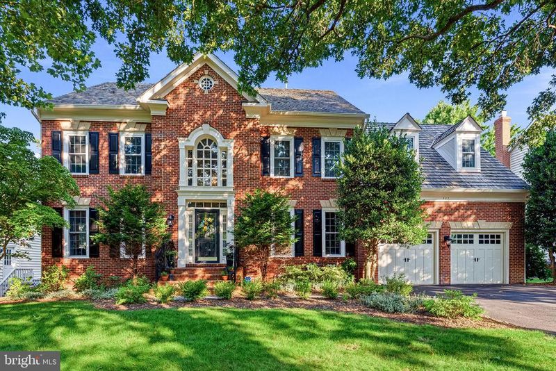 507 Meade Dr SW, Leesburg, VA 20175