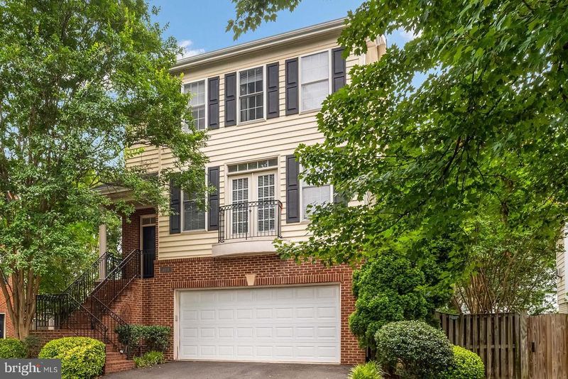413 N Frederick St, Arlington, VA 22203