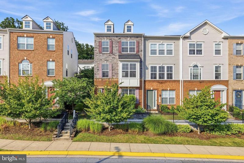 2891 Findley Rd, Kensington, MD 20895