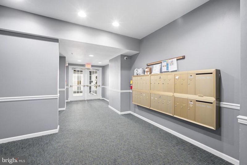 2665 Manhattan Pl #310, Vienna, VA 22180
