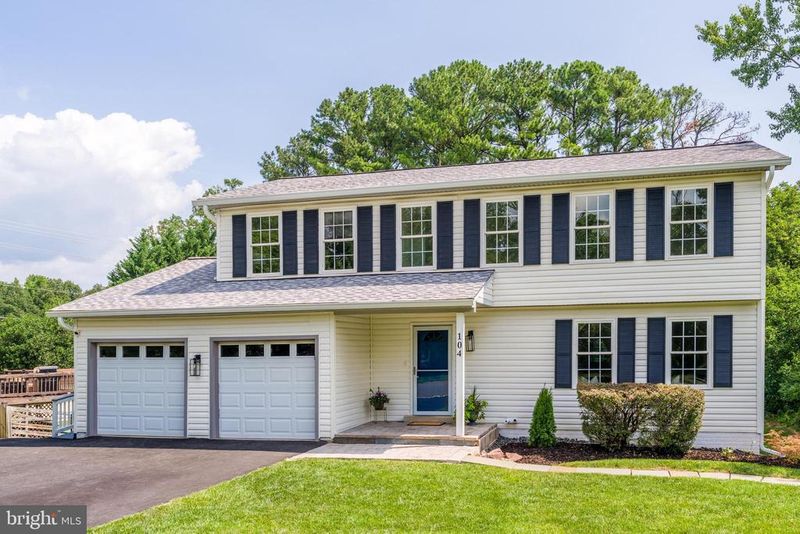 104 Magnolia Rd, Sterling, VA 20164