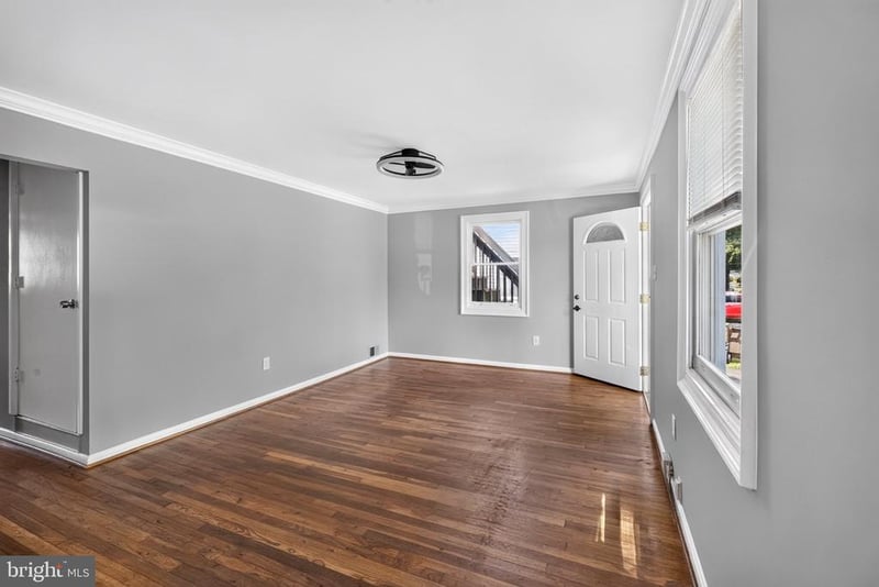 608 Burgundy Dr, Rockville, MD 20850